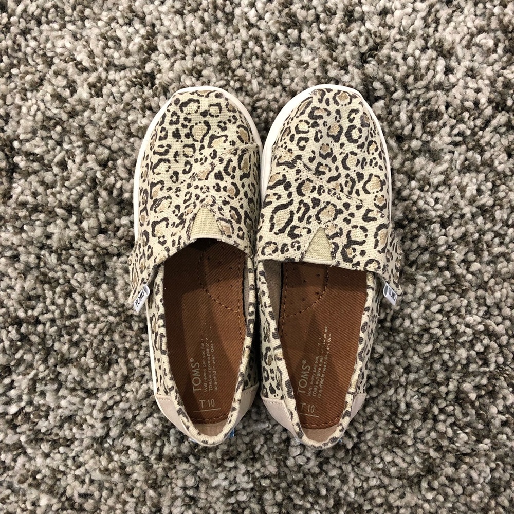 TOMS Shoes- Size 10